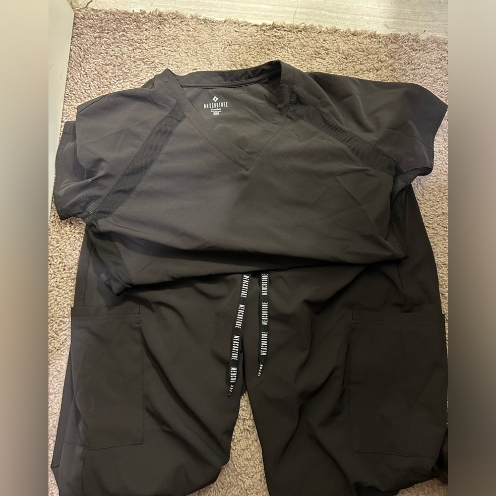 Med Couture scrub set